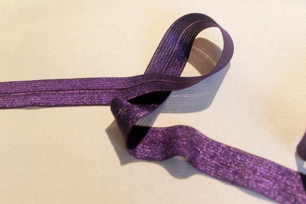 elastisches Einfassband | seidiger Glanz | 1,6 cm | lila