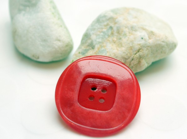 5 Knöpfe | Kunststoff | rot | eckig in rund | 4-Loch | 3,5 cm