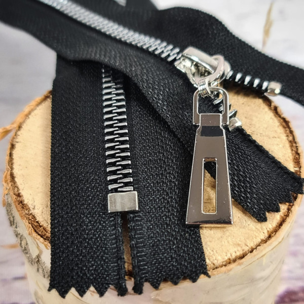 1 Reißverschluss | nicht teilbar | 25cm | 5mm Spirale | Metall | schwarz