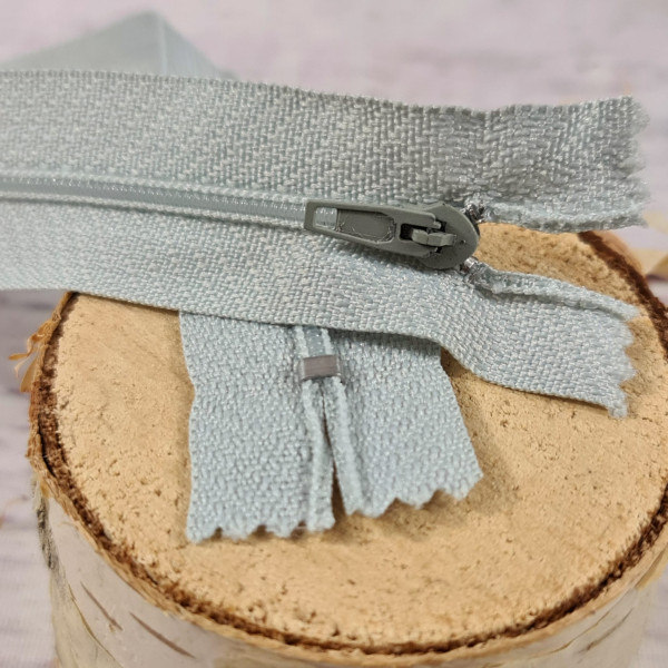 1 Reißverschluss | nicht teilbar | 30cm | Nylon | 3mm Spirale | helles mint