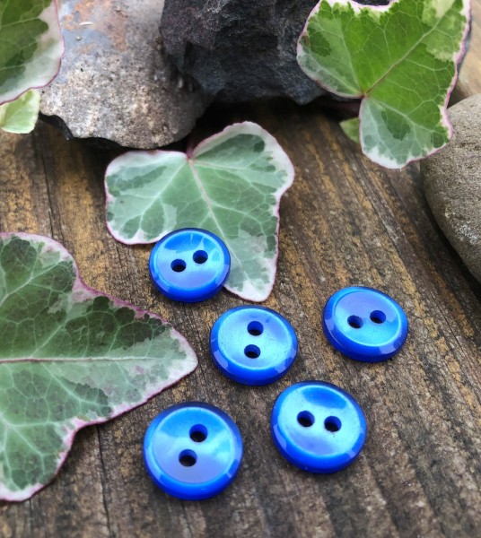 5 Kunststoffknöpfe | Schimmer | blau | 2-Loch | 0,9 cm