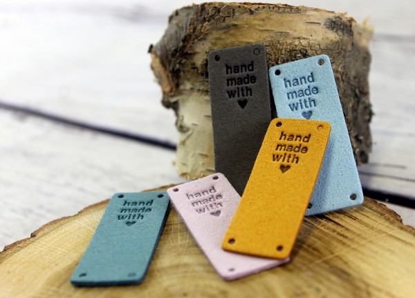 Label | Applikation | Wildlederimitat | 5 x made with <3 | 5 x 2 cm