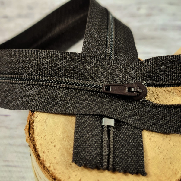 1 Reißverschluss | nicht teilbar | 30cm | Nylon | 3mm Spirale | dunkelbraun