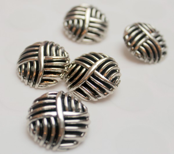 5 Kunststoffknöpfe | Öse | geflochten | silber | 2,5cm