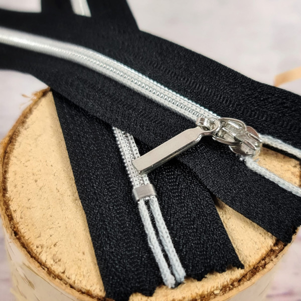 1 Knochen - Reißverschluss | nicht teilbar | 20cm | 3mm Spirale | schwarz