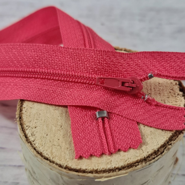 1 Reißverschluss | nicht teilbar | 30cm | Nylon | 3mm Spirale | coralle