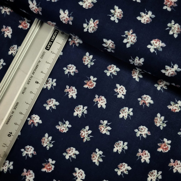 Baumwolle | bedruckt | kleine Rosen | dunkelblau