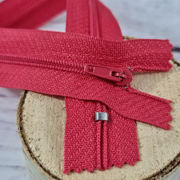 1 Reißverschluss | nicht teilbar | 30cm | Nylon | 3mm Spirale | dunkle coralle
