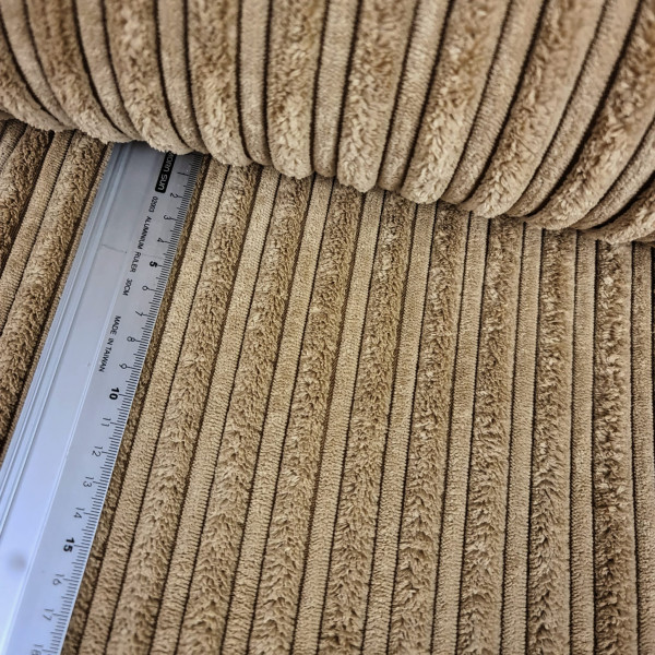 Gebürsteter, weicher XXL Breitcord | camel