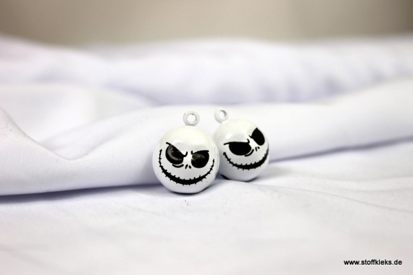 Glöckchen | böser Skull | weiss