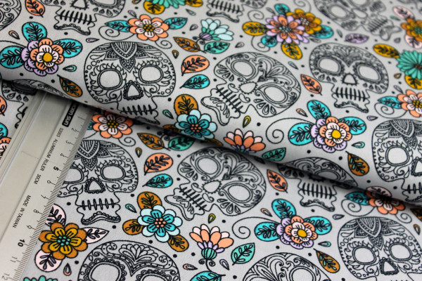 Baumwolle | bedruckt | colorfull skull | grau