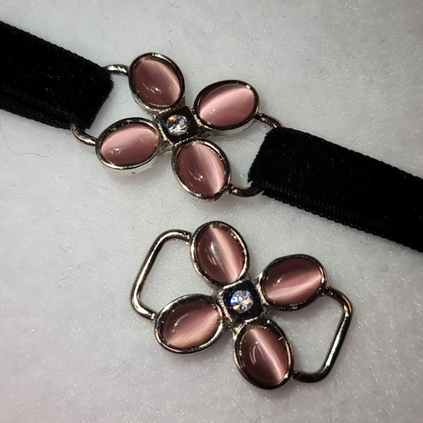 2 Zierteile | Metall und Kunststoff | 30mm x 20mm | Blume | rose