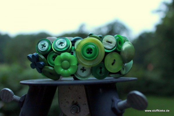 Knopfarmband von der Marke B.E.A. | grün