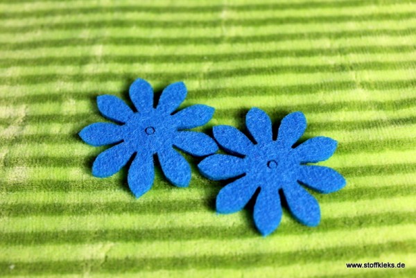 Filzapplikation | Blume mit 9 Blüten | 3cm | türkis