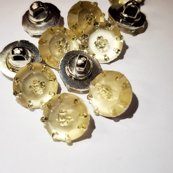 1 Knopf | Kunststoff | Öse | ca.13mm | Blümchen