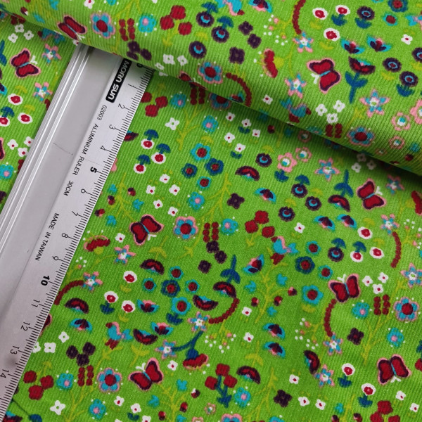 Babycord | bedruckt | Sommerwiese | grün