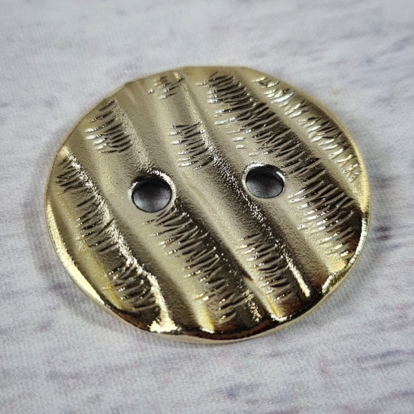 1 Knopf | Kunststoff | 2-Loch | ca. 45mm | up & down | hellgold